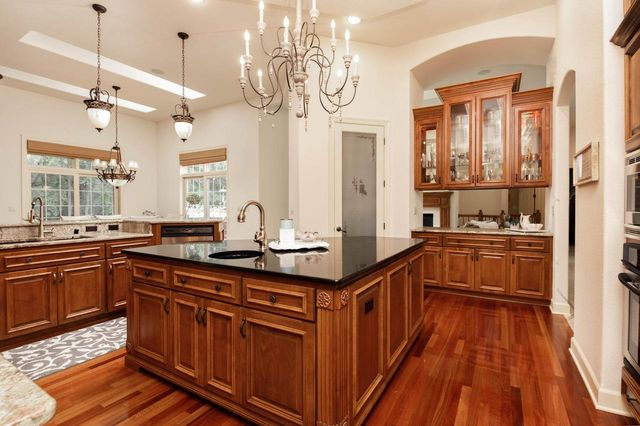 1600 E Juniper WAY, Hartland, WI 53029