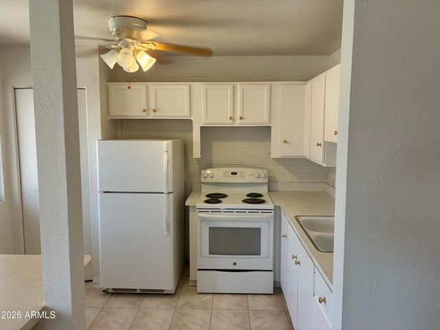2551 W ROSE Lane A215, Phoenix, AZ 85017