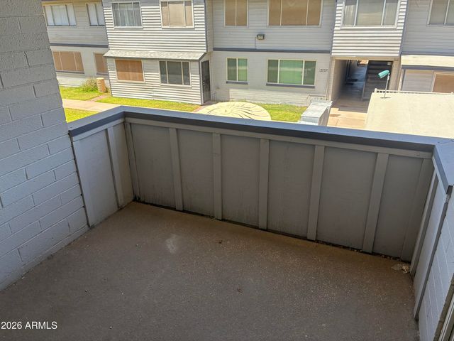 2551 W ROSE Lane A215, Phoenix, AZ 85017