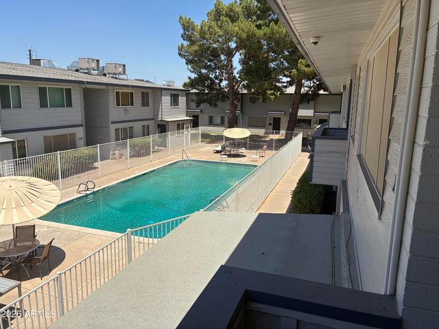 2551 W ROSE Lane A215, Phoenix, AZ 85017