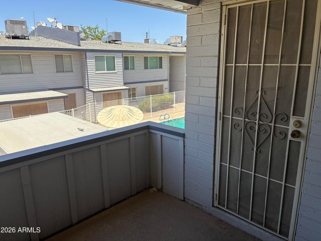2551 W ROSE Lane A215, Phoenix, AZ 85017