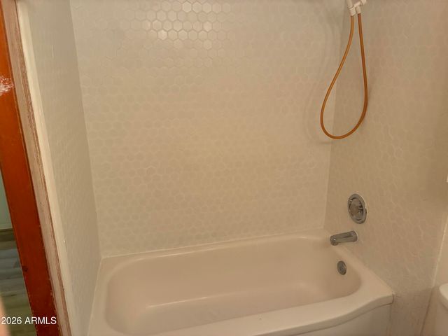 2551 W ROSE Lane A215, Phoenix, AZ 85017