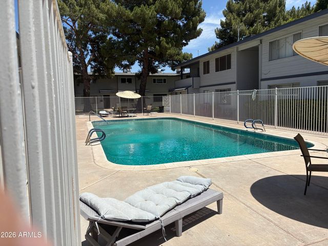 2551 W ROSE Lane A215, Phoenix, AZ 85017
