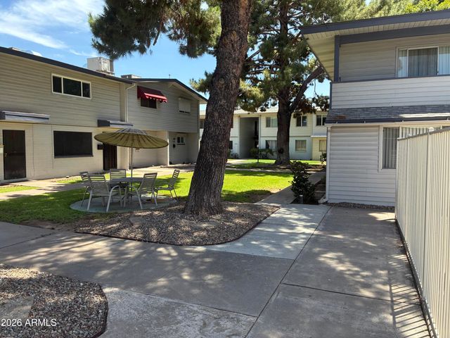 2551 W ROSE Lane A215, Phoenix, AZ 85017