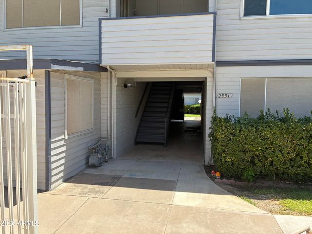 2551 W ROSE Lane A215, Phoenix, AZ 85017