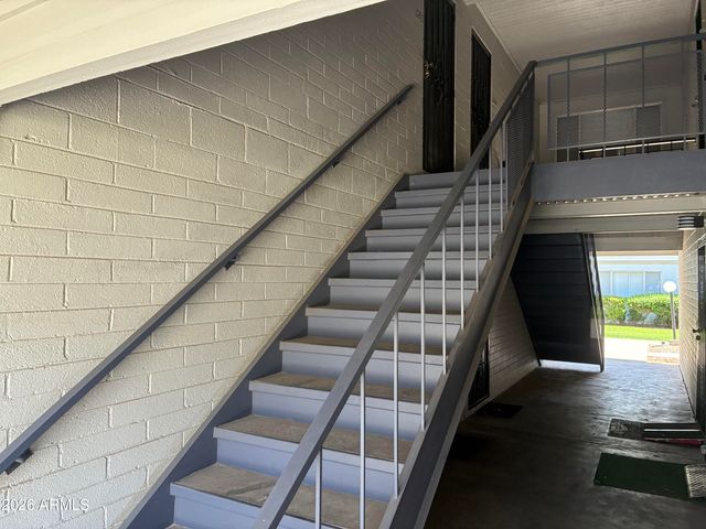 2551 W ROSE Lane A215, Phoenix, AZ 85017