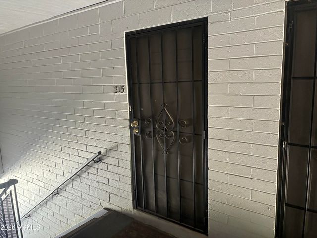 2551 W ROSE Lane A215, Phoenix, AZ 85017