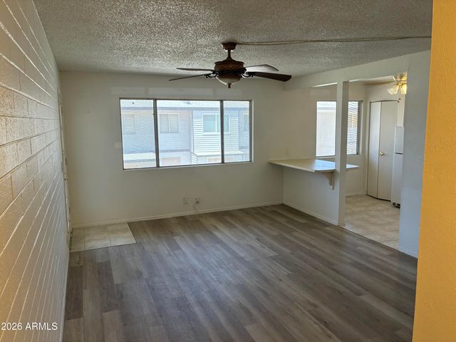 2551 W ROSE Lane A215, Phoenix, AZ 85017