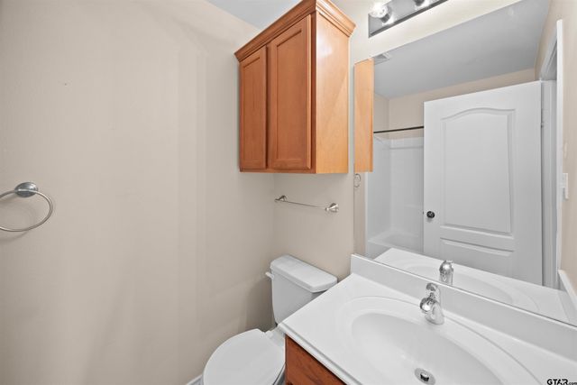 5918 Mesquite Dr, Tyler, TX 75707