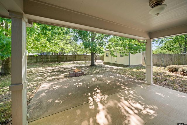 5918 Mesquite Dr, Tyler, TX 75707