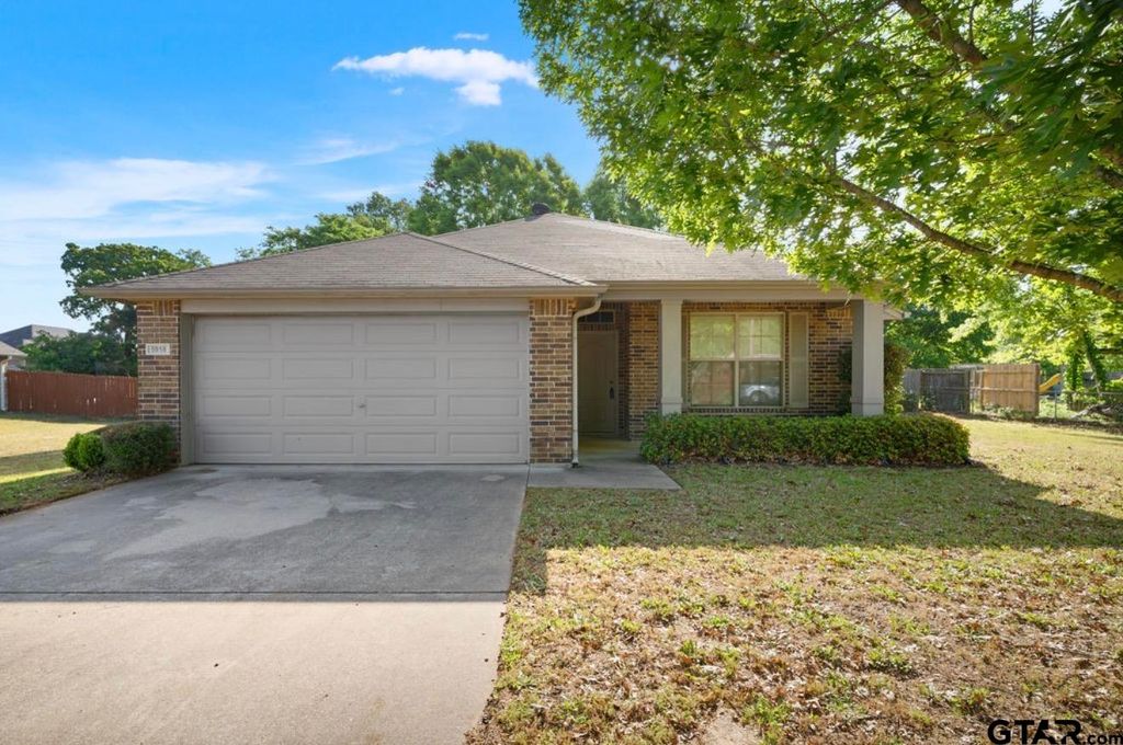 5918 Mesquite Dr, Tyler, TX 75707