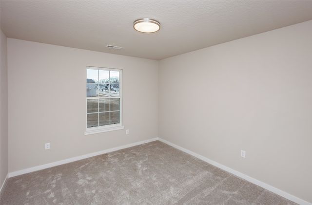 4392 Honey Bee Ridge, Des Moines, IA 50317