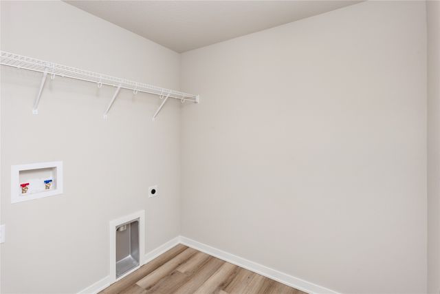 4392 Honey Bee Ridge, Des Moines, IA 50317