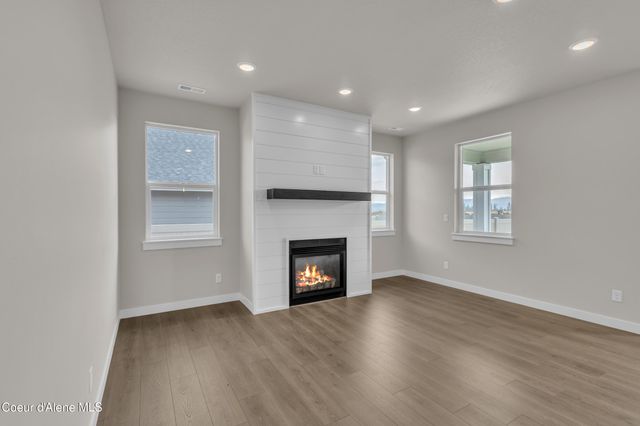 6981 N Coeur Terre Blvd, Coeur D'alene, ID 83815