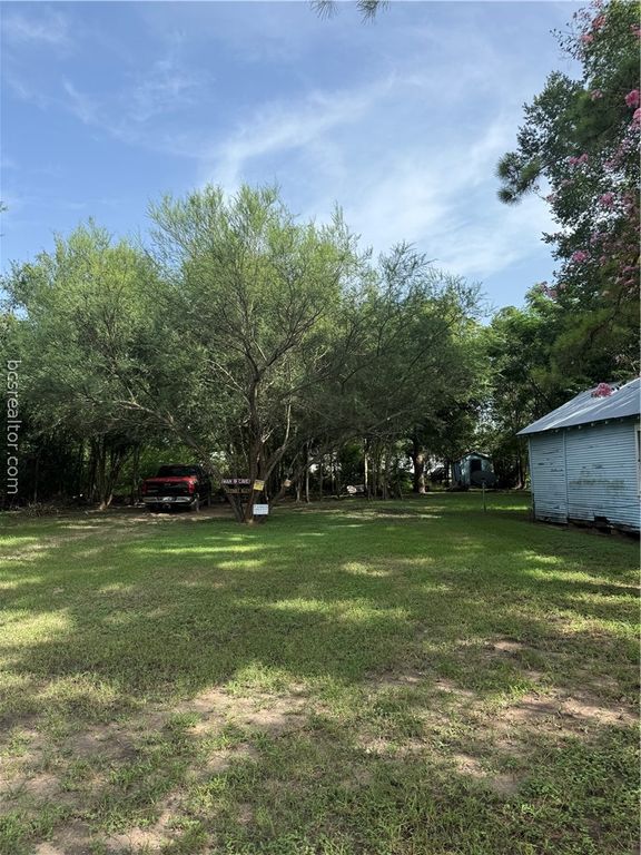 1226 Leake Street, Navasota, TX 77868 — photo 4