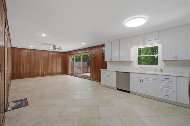 2649 Headland Drive, Atlanta, GA 30344