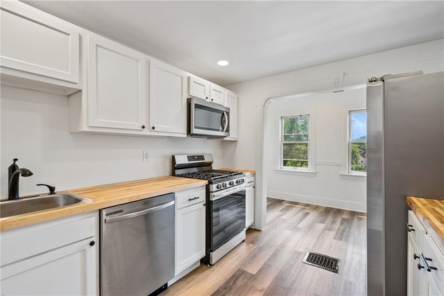 561 2nd St, Pitcairn, PA 15140