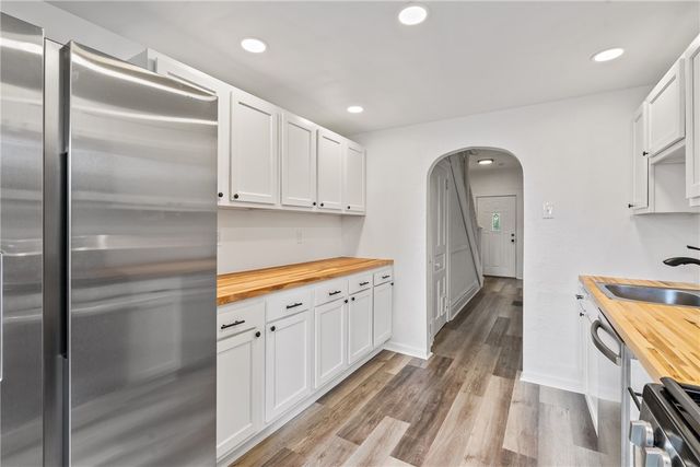 561 2nd St, Pitcairn, PA 15140