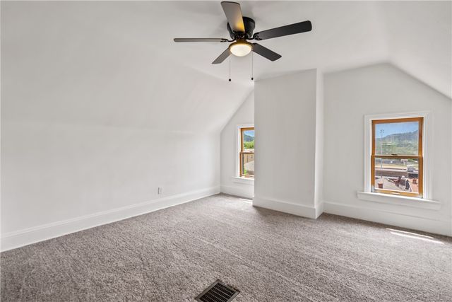 561 2nd St, Pitcairn, PA 15140