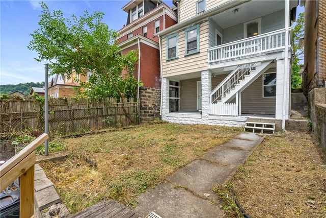 561 2nd St, Pitcairn, PA 15140
