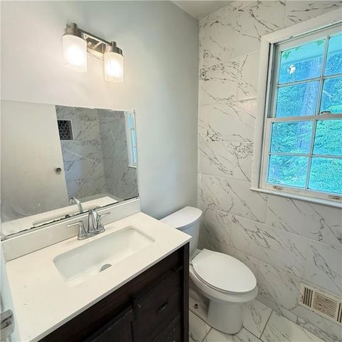 868 King Road, Jonesboro, GA 30236
