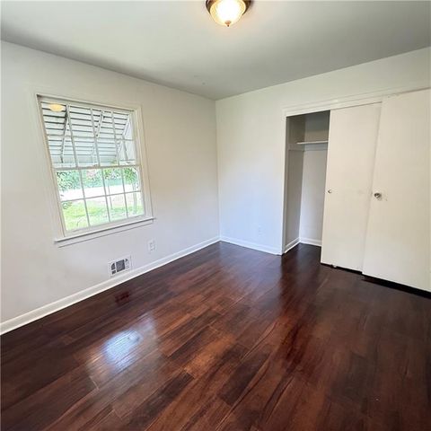 868 King Road, Jonesboro, GA 30236