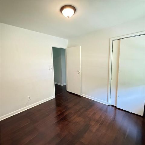 868 King Road, Jonesboro, GA 30236