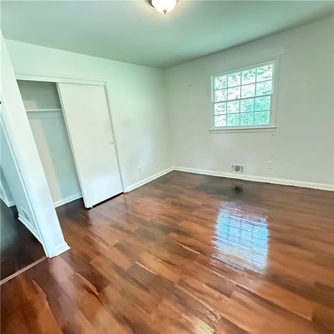 868 King Road, Jonesboro, GA 30236