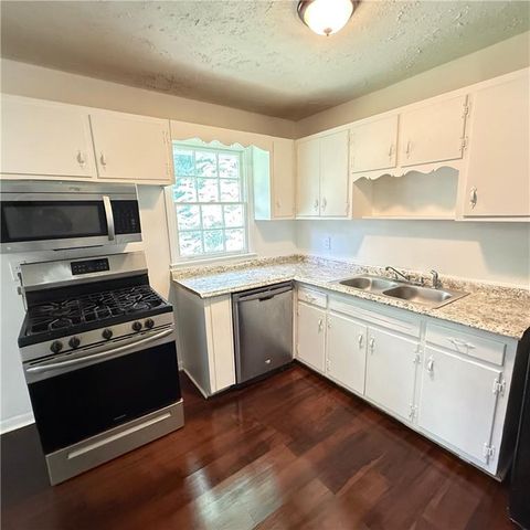 868 King Road, Jonesboro, GA 30236