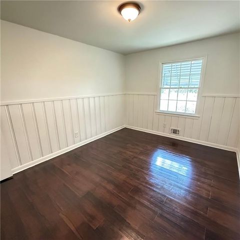 868 King Road, Jonesboro, GA 30236