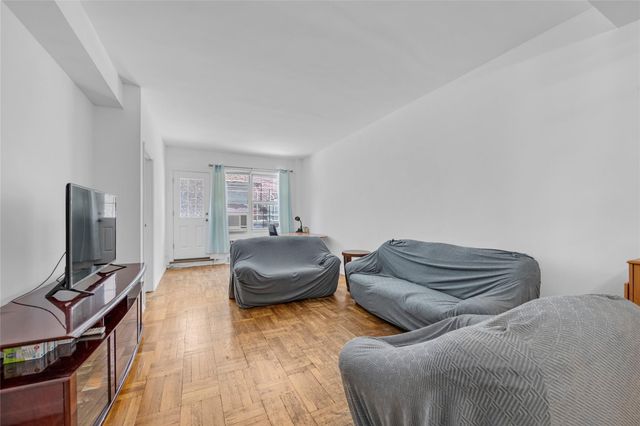 110-20 71st Road 114, Forest Hills, NY 11375