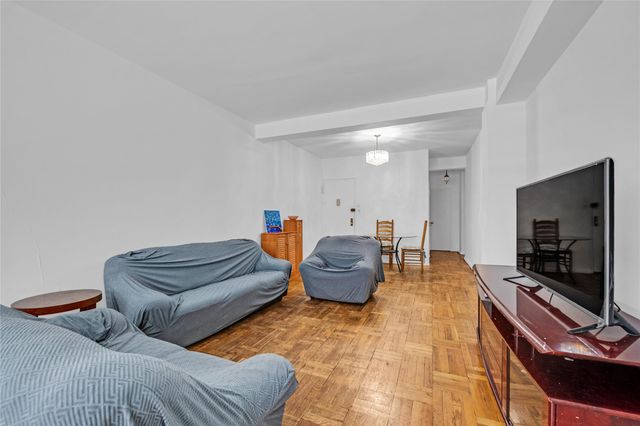 110-20 71st Road 114, Forest Hills, NY 11375