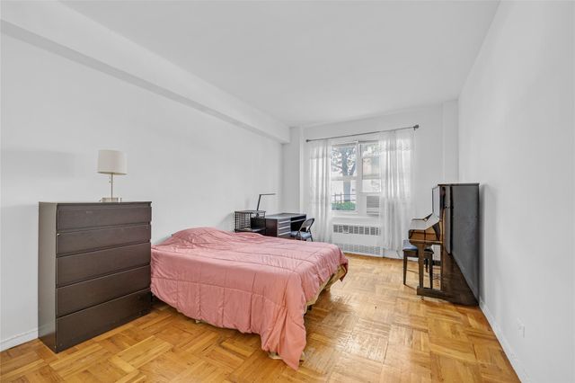 110-20 71st Road 114, Forest Hills, NY 11375