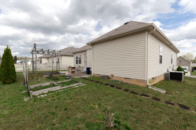 317 Brandywine Ln, Springfield, TN 37172