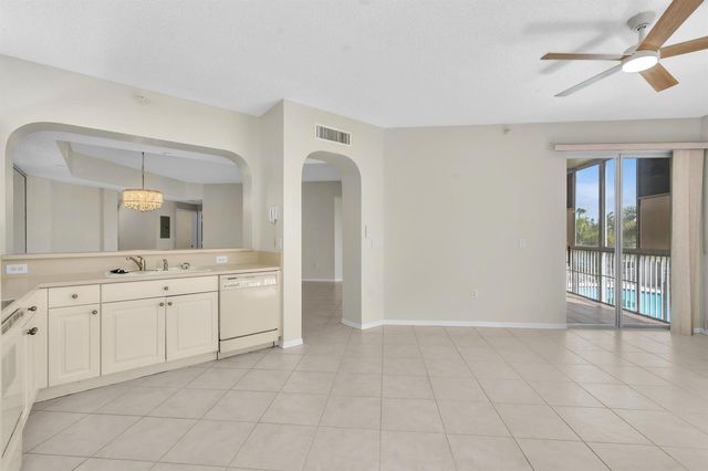 7775 Southampton Terrace 307, Tamarac, FL 33321