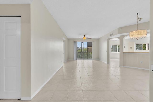 7775 Southampton Terrace 307, Tamarac, FL 33321