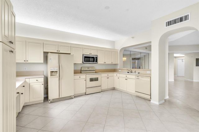 7775 Southampton Terrace 307, Tamarac, FL 33321