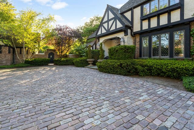 1490 Lake Road, Lake Forest, IL 60045