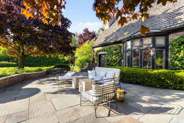1490 Lake Road, Lake Forest, IL 60045