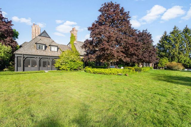 1490 Lake Road, Lake Forest, IL 60045