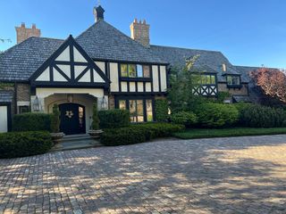 1490 Lake Road, Lake Forest, IL 60045