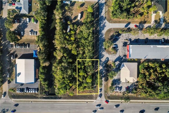 744 Tamiami TRL, Port Charlotte, FL 33953