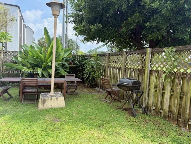 5201 NW Geneva Way 103, Doral, FL 33166