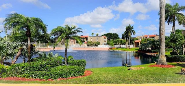 5201 NW Geneva Way 103, Doral, FL 33166