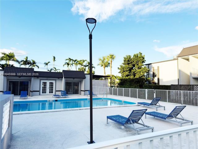 5201 NW Geneva Way 103, Doral, FL 33166