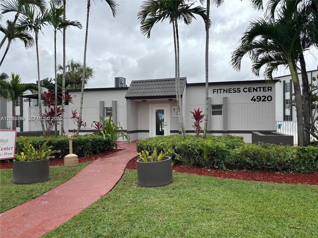 5201 NW Geneva Way 103, Doral, FL 33166