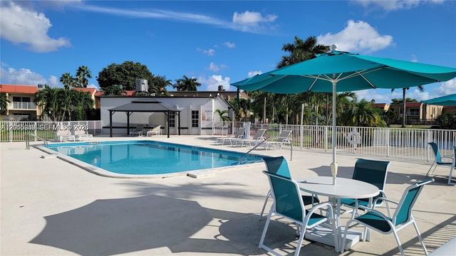5201 NW Geneva Way 103, Doral, FL 33166