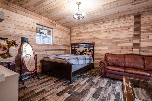 905 Road 5500, Cleveland, TX 77327