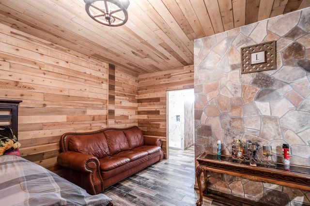 905 Road 5500, Cleveland, TX 77327