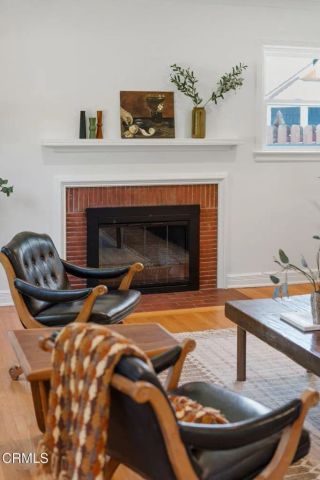 395 N Daisy Avenue, Pasadena, CA 91107